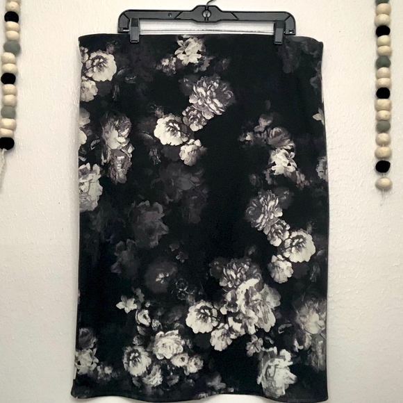 NY Collection Dresses & Skirts - NYCC Floral skirt